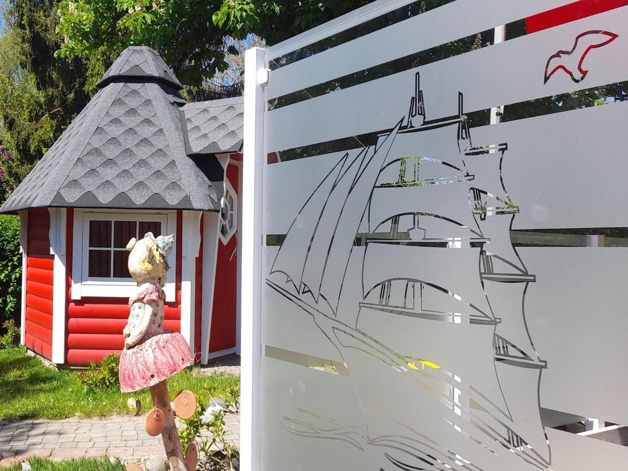 Modern Holiday Home With Sauna By The Sea In Wiek Wiek auf Ruegen Luaran gambar